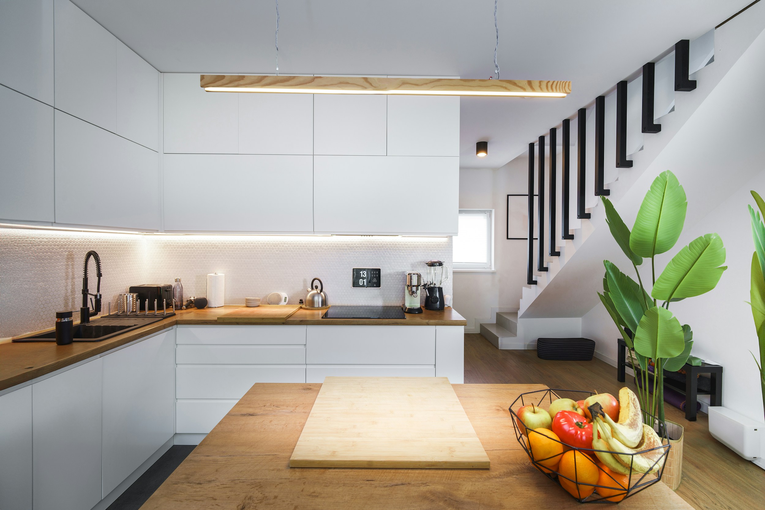 A Kitchen That Thinks With You